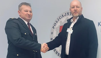 Polícia sa ospravedlnila pánovi Vlastimilovi. Drsný zákrok pre oškreté auto šokoval celé Slovensko