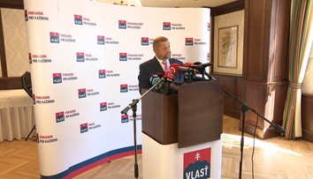 Vracia sa Harabin do politiky? Zadlžená strana Vlasť ožíva pod novou značkou