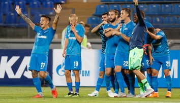 Šialený zápas v Petrohrade: Dve červené, deväť gólov, dva zásahy Roba Maka