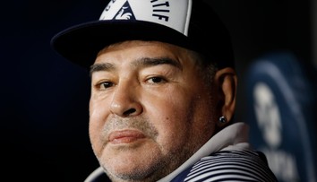 Zvrat v prípade Maradonovej smrti.  Podľa médií polícia obvinila jeho lekára