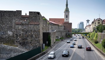 Na ulici, kde Dědeček zabil päť ľudí, zúžia jazdné pruhy. Vodičov to má prinútiť dodržiavať rýchlosť