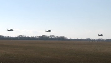 Nebo nad Prešovom burácalo ako v bojovej zóne. Zastávku si tam spravili bojové vrtuľníky NATO