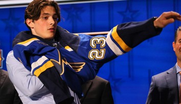 V generálke na sezónu hral v druhom útoku, dokonca skóroval. Dvorskému to nestačilo, opäť mieri na farmu