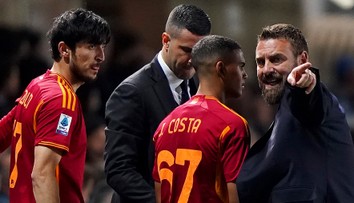 Nepodarilo sa mu uspieť v lige ani v Košiciach. Status legendy nestačí, AS Rím vyhodil trénera De Rossiho