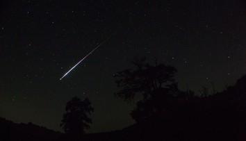 Prelet bolidu na juhu Slovenska zrejme skončil pádom meteoritov. Zverejnili približnú lokalitu