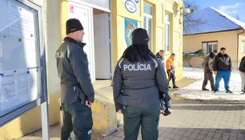 V Žehre je chaos, stále sa nedohodli, kto má riadiť obec. Ministerstvo má jasnú odpoveď