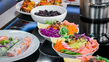 Zdravé menu pre celú rodinu: Urobte si obľúbené poké, jarné rolky či hummus