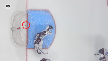 VIDEO: Gól, aký ste ešte nevideli. Puk preťal bránkovú čiaru len vo vzduchu a potom sa vrátil späť do hry