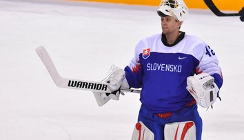 Negatívna správa pred MS, zranené koleno vyradilo z hry skúseného gólmana