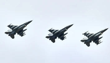 VIDEO: Stíhačky F-16 smerujú na Slovensko. Takto vzlietli z USA