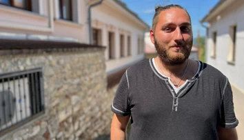 Roky žije so schizofréniou: Najprv som počul šepot, potom hlasy. Bez liečby by som tu už nebol (príbeh)