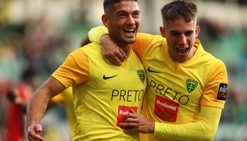 VIDEO: Žilina si výhrou nad B. Bystricou upevnila vedúcu pozíciu. Hostia dohrávali bez vylúčeného Godála