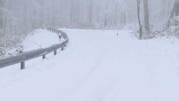 Po 50-kilometrovej obchádzke ďalší problém. Obyvatelia Banského jazdia cez neudržiavaný horský priechod