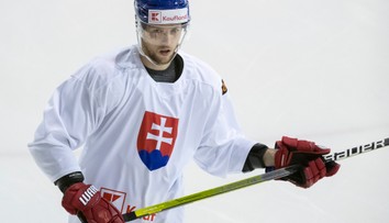 Zo Švajčiarska do Ruska. V KHL bude hrať ďalší slovenský reprezentant