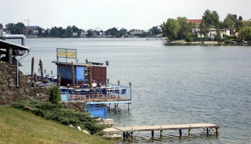 Senecké jazerá výrazne menia tvár. Majitelia sa s pozemkami posúvajú k vode