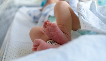 Mesačne tu zomiera vyše sto tehotných žien. V tejto krajine ťažko bojujú aj o životy najmenších