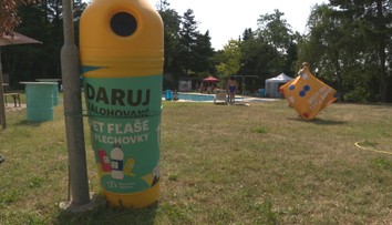 Krajšie kúpalisko vďaka fľašiam a plechovkám. V areáloch začali s rozmiestňovaním zberných nádob, vhodené fľaše sú darom kúpalisku