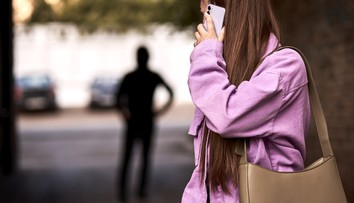 Neustále ju prenasledoval a vyhrážal sa, že si podreže žily. Mužom sa začala zaoberať polícia