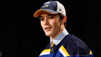 VIDEO: Debut v AHL okorenil gólom a asistenciou. Výkon Dvorského vyzdvihol aj uznávaný expert