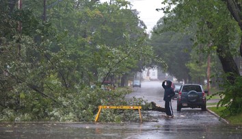 VIDEO: Hurikán Dorian je už v Kanade, takmer pol milióna ľudí ostalo bez elektriny