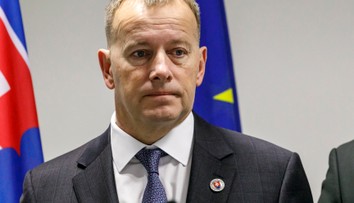 Kollár zvolá mimoriadnu schôdzu k stíhačkám Mig-29