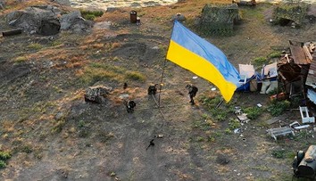 Majú sa hlásiť do vojenskej služby. Už 17-roční Ukrajinci žijúci v zahraničí sa majú prísť zaregistrovať do armády