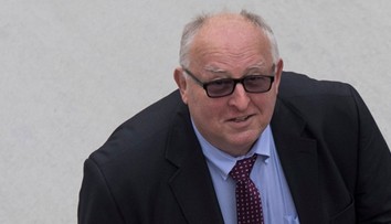 Jasaň, ktorý mal mať kontakty na Vadalu, nenastúpi do parlamentu za Číža