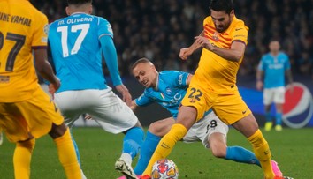 VIDEO-LM: Calzonova premiéra s Neapolom skončila remízou, Arsenal padol v Porte