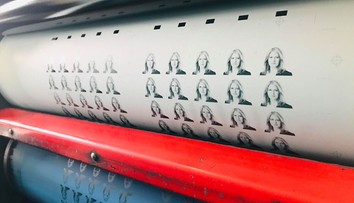 OBRAZOM: Takto sa tlačí oficiálna známka budúcej prezidentky