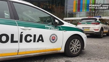Falošné nahlásenie bomby vo viacerých nákupných centrách mal mať na svedomí 23-ročný mladík