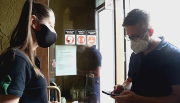 Vyrazili na kontroly. Inšpektori preverovali ako prevádzky dodržujú pravidlá