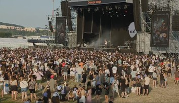 Festival Grape je v plnom prúde. Na trenčianske letisko dorazili tisíce ľudí