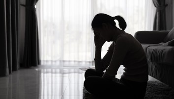 Trpí obsedantno-kompulzívnou poruchou: Prosila som rodičov, aby ma zamkli v izbe. Bála som sa, že im ublížim (príbeh)