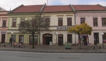 Historické domy v centre Prešova sú ohrozené. Pre nedbalosť suseda ich môžu zničiť splašky a vlhkosť