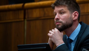 NAKA začala trestné stíhanie v prípade vyhrážok, ktorým čelil Michal Šimečka a jeho rodina