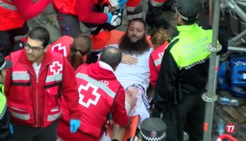 Pri tradičnom behu v Pamplone nabral býk na rohy Američana