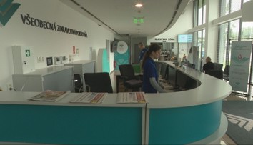 Zruší s nimi zmluvy, doplatia na to pacienti. Kliniky žiadajú VšZP o prehodnotenie úsporného kroku