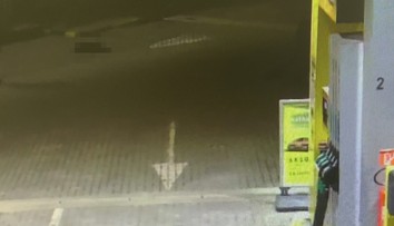 Zlodej na pumpe huckal na policajtov svojho psa. Nepomohol varovný výstrel, zastrelili ho