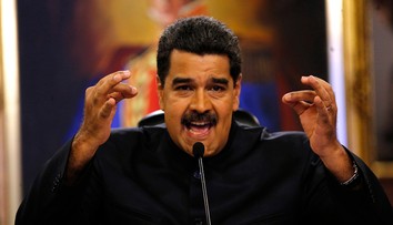 Maduro ohlásil porážku povstalcov a poprel, že chcel ujsť z krajiny