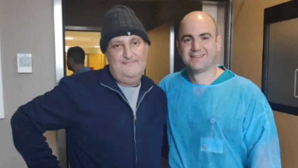 Muž vypadol z druhého poschodia na stavenisko. Do hlavy sa mu zapichla železná tyč