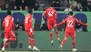 VIDEO: Zase to spravil. Musiala sa zbavil všetkých protihráčov a parádnym sólom vrátil Bayern na čelo