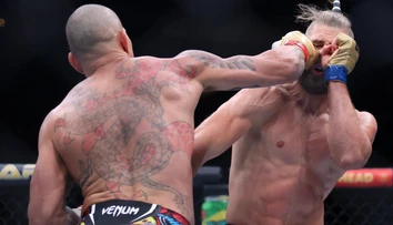 VIDEO: Kopanec do hlavy ukončil Procházkove sny o svetovom titule v UFC. Pereira ho poslal k zemi v druhom kole