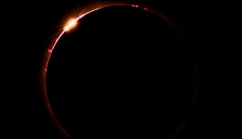 Vzácny astronomický úkaz. Zatmenie slnka opantalo Ameriku, ľudia si brali dovolenku či kupovali letenky