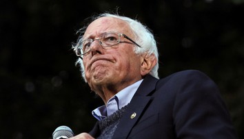 Bernie Sanders odstúpil zo súboja o Biely dom, prisľúbil podporu Bidenovi