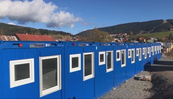 Unimobunky pre osadníkov z Telgártu sú pripravené, no ešte si musia počkať. Chýba povolenie od elektrikárov