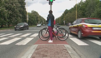 Od áut ich delia centimetre. Prešovčania riskujú životy na nebezpečnom priechode