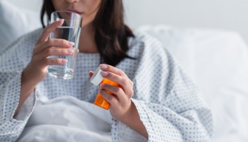 Dajte si pozor, s čím zapíjate lieky. Tieto tekutiny môžu byť pre vás nebezpečné