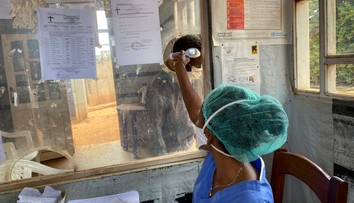 Guinea chce poraziť epidémiu eboly do šesť týždňov. Začali s očkovaním