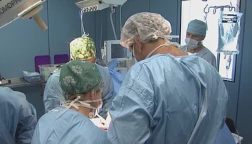 Dvoch košických chirurgov obvinili z podvodu v kauze pochybných plastických operácií