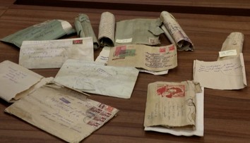 Scéna ako z filmu. Žene doručila pošta vyše 50 rokov starú obálku s listom a ručne vyrobenými darmi